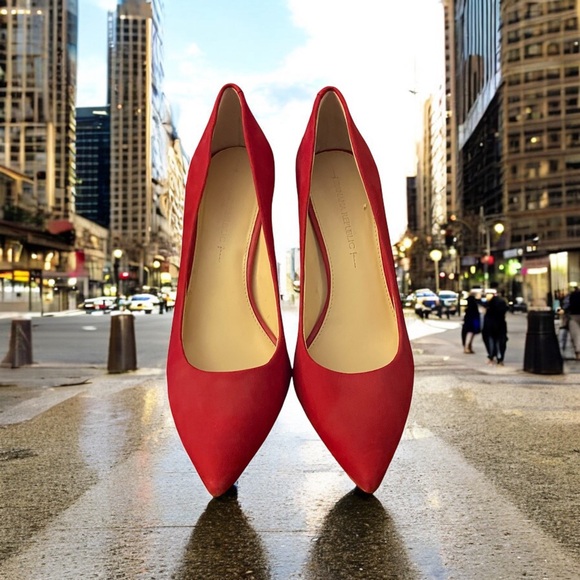 Womens High Heels Size 8.5 Banana Republic Vibrant Firey Red Fabric 4" - Picture 1 of 9